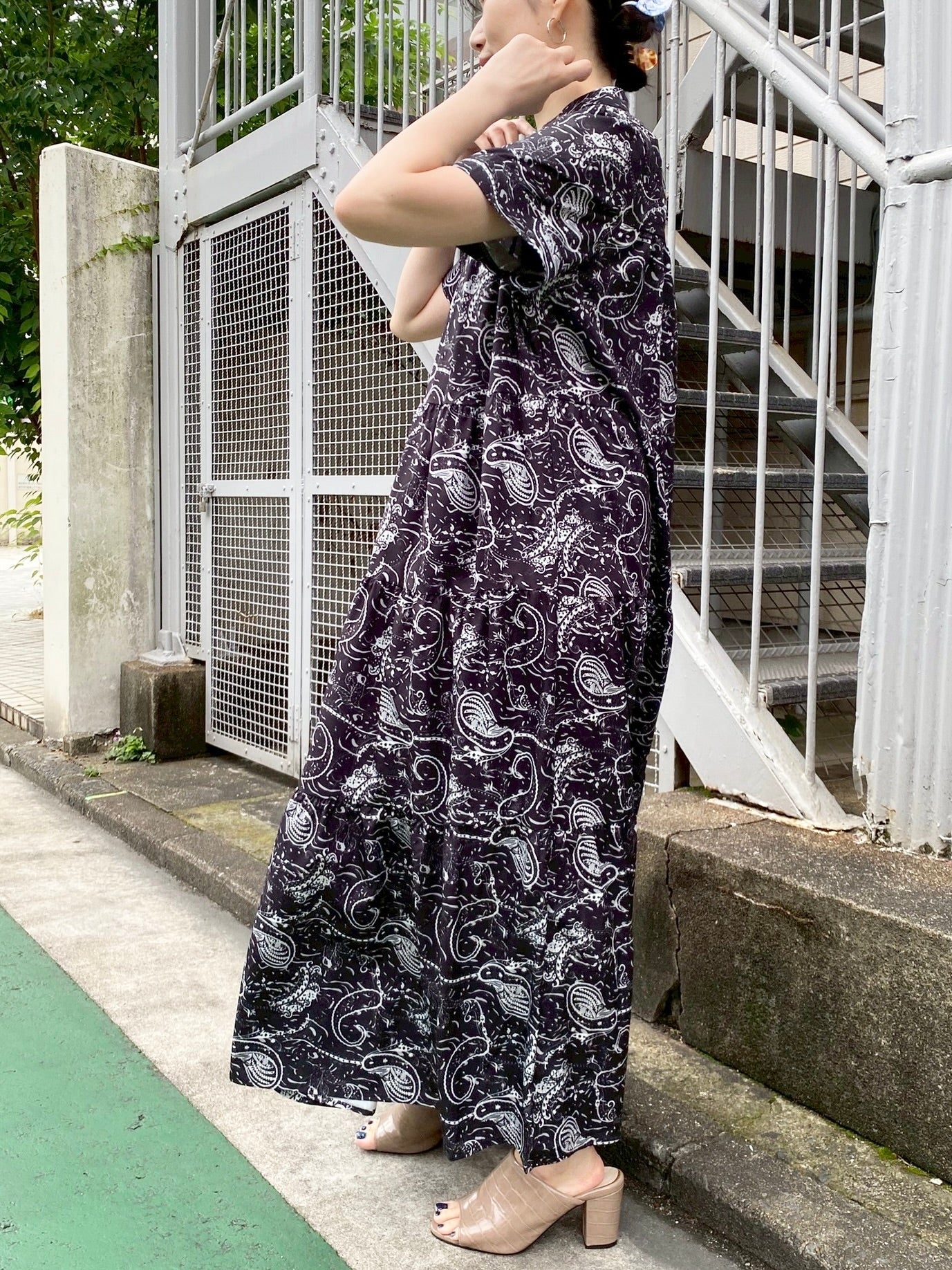 ペイズリー柄プリント半袖ティアードワンピース