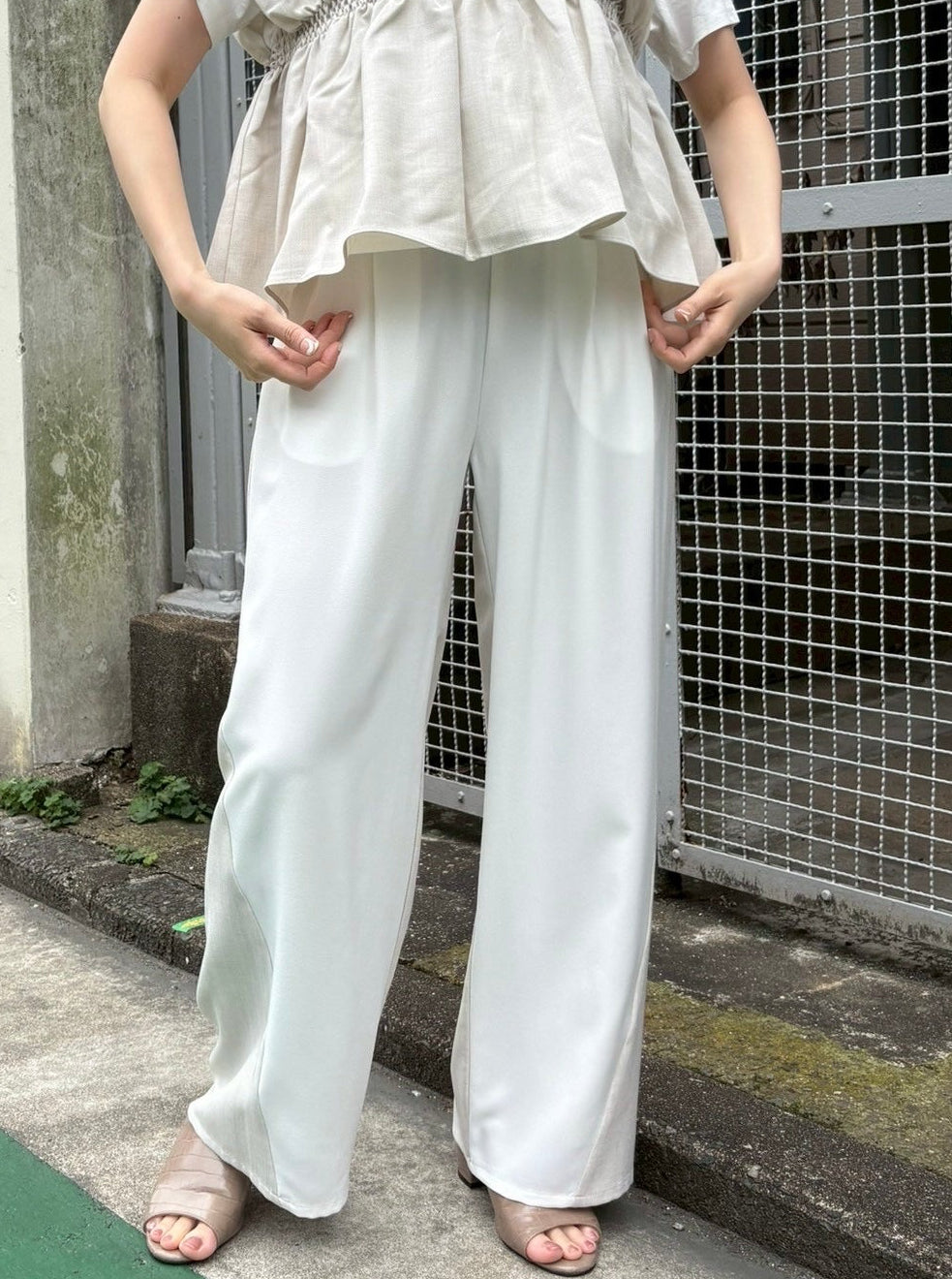 麻タッチ前後配色タックカーブパンツ