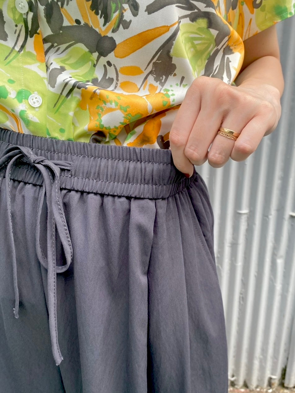 タックイージーワイドパンツ