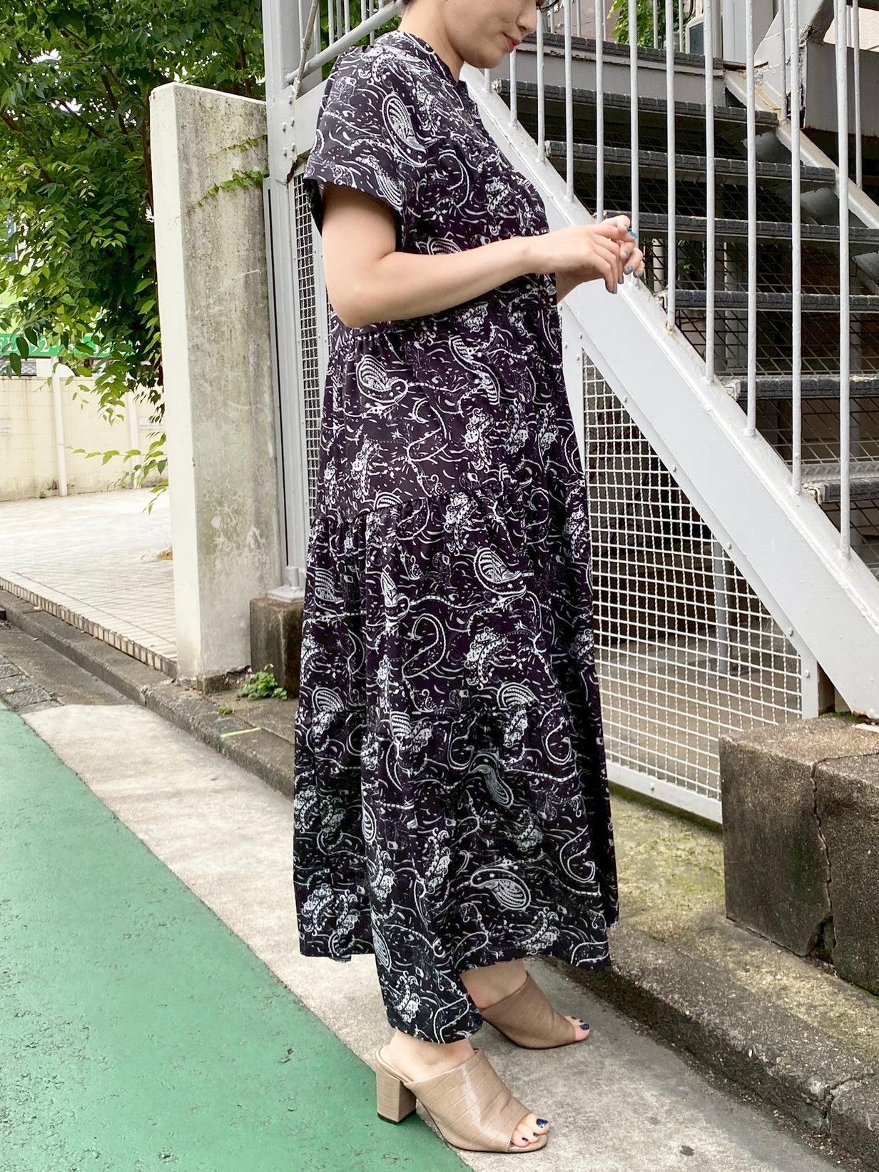 ペイズリー柄プリント半袖ティアードワンピース