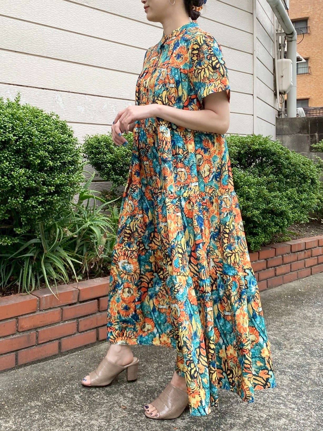フラワー柄プリント半袖ティアードワンピース