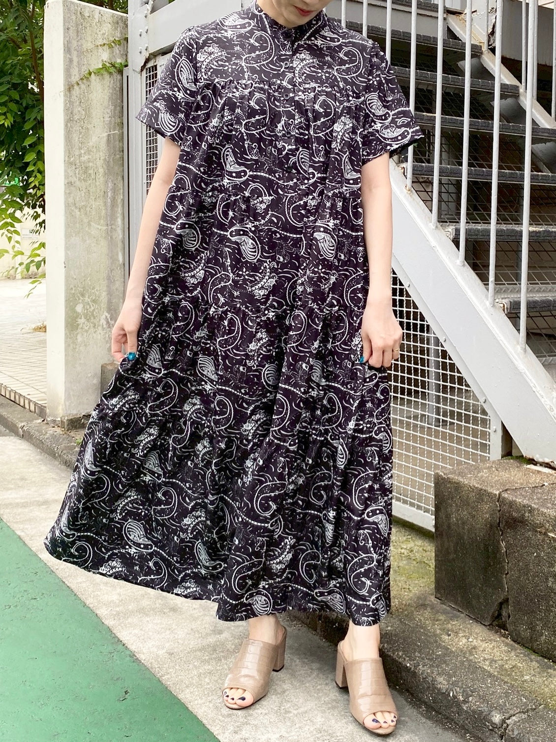 ペイズリー柄プリント半袖ティアードワンピース