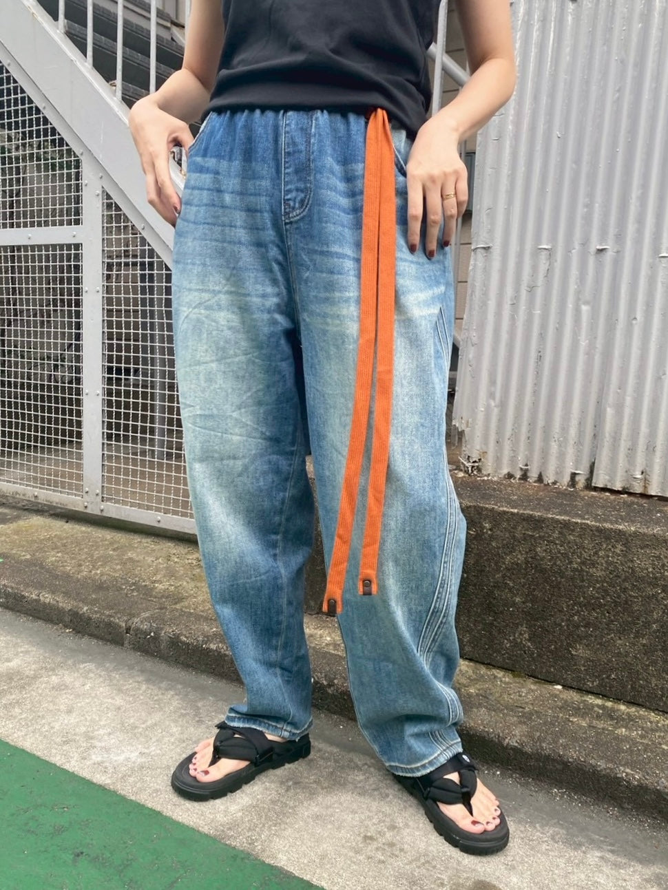 ストレッチテーパードデニム