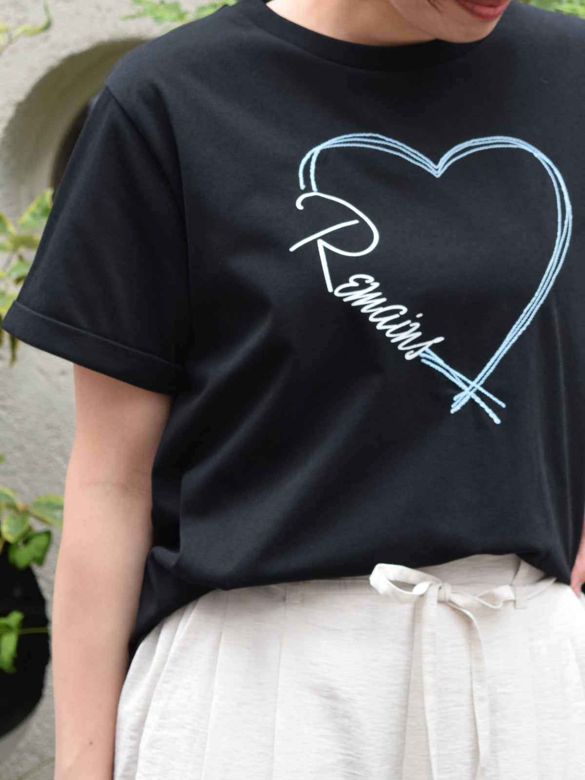 ハートコード刺繍×ロゴプリントTシャツ