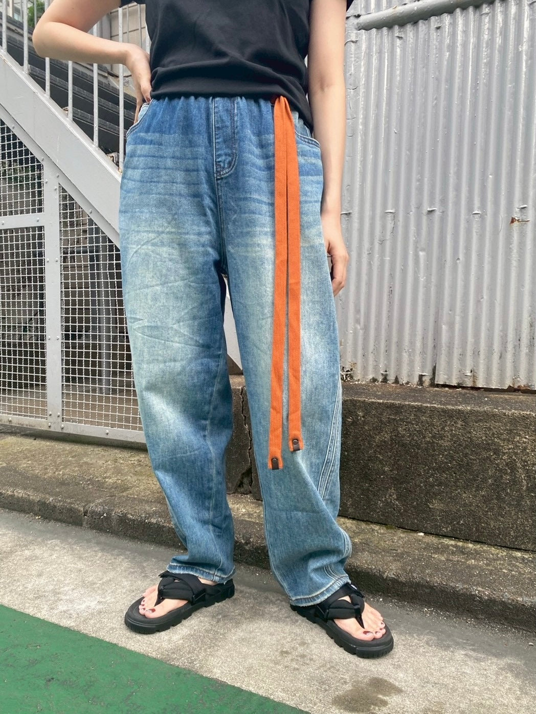 ストレッチテーパードデニム