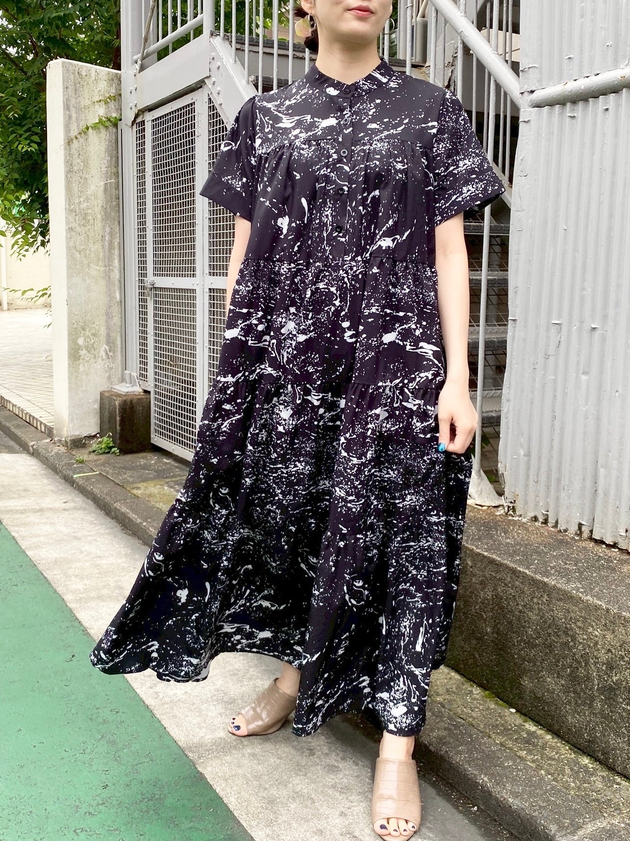 ペイント柄プリント半袖ティアードワンピース