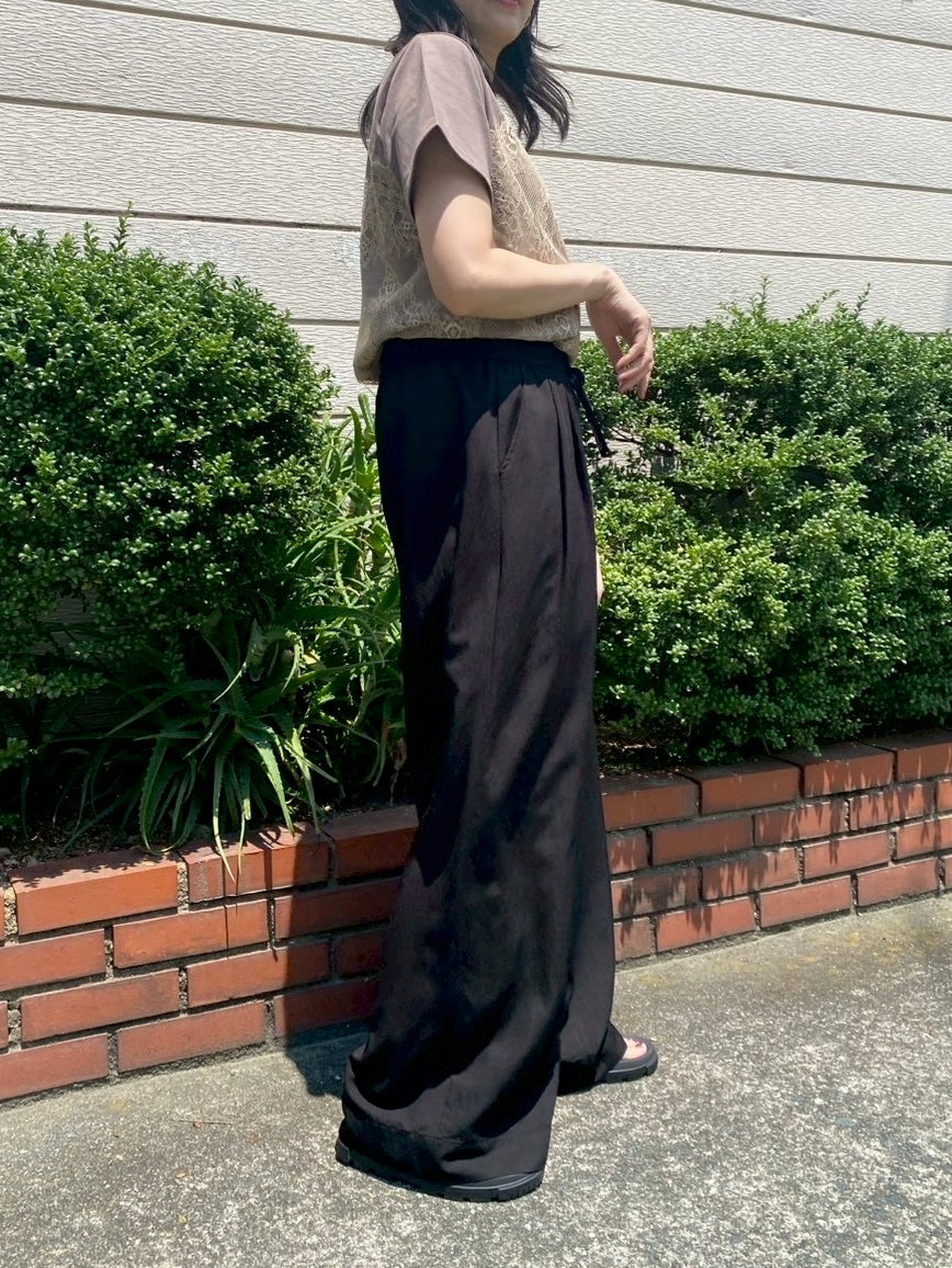 タックイージーワイドパンツ