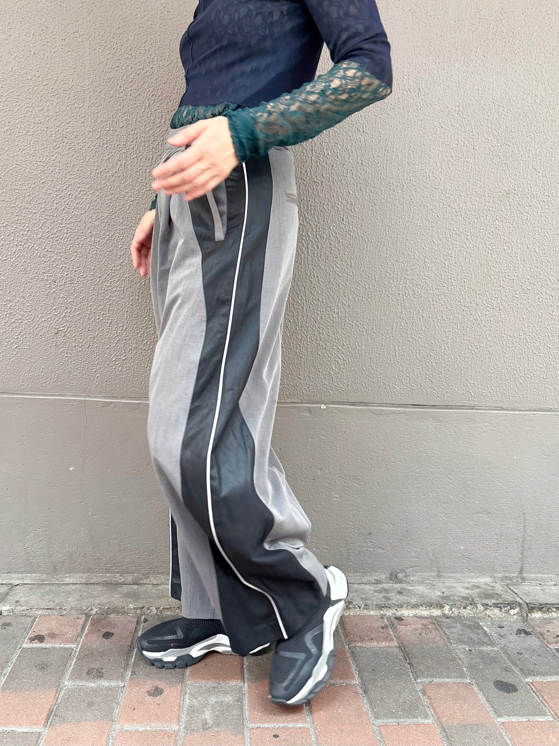 レザースイッチングコクーンワイドパンツ | LEATHER SWITCHING COCOON WIDE PANTS