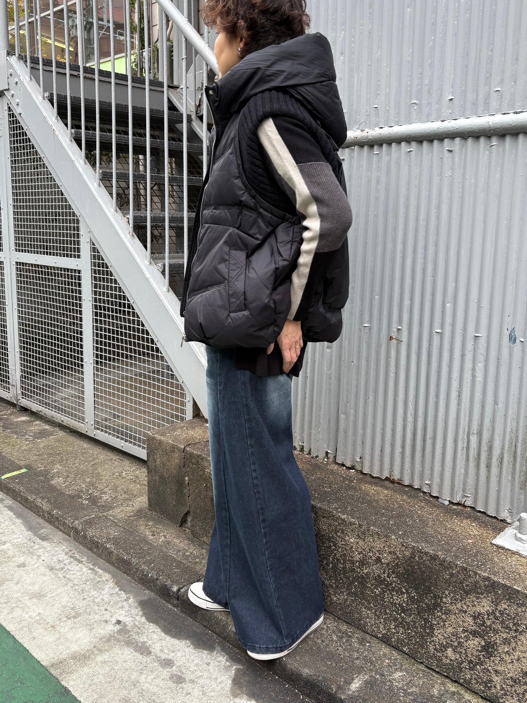 ニット×ダウンベスト