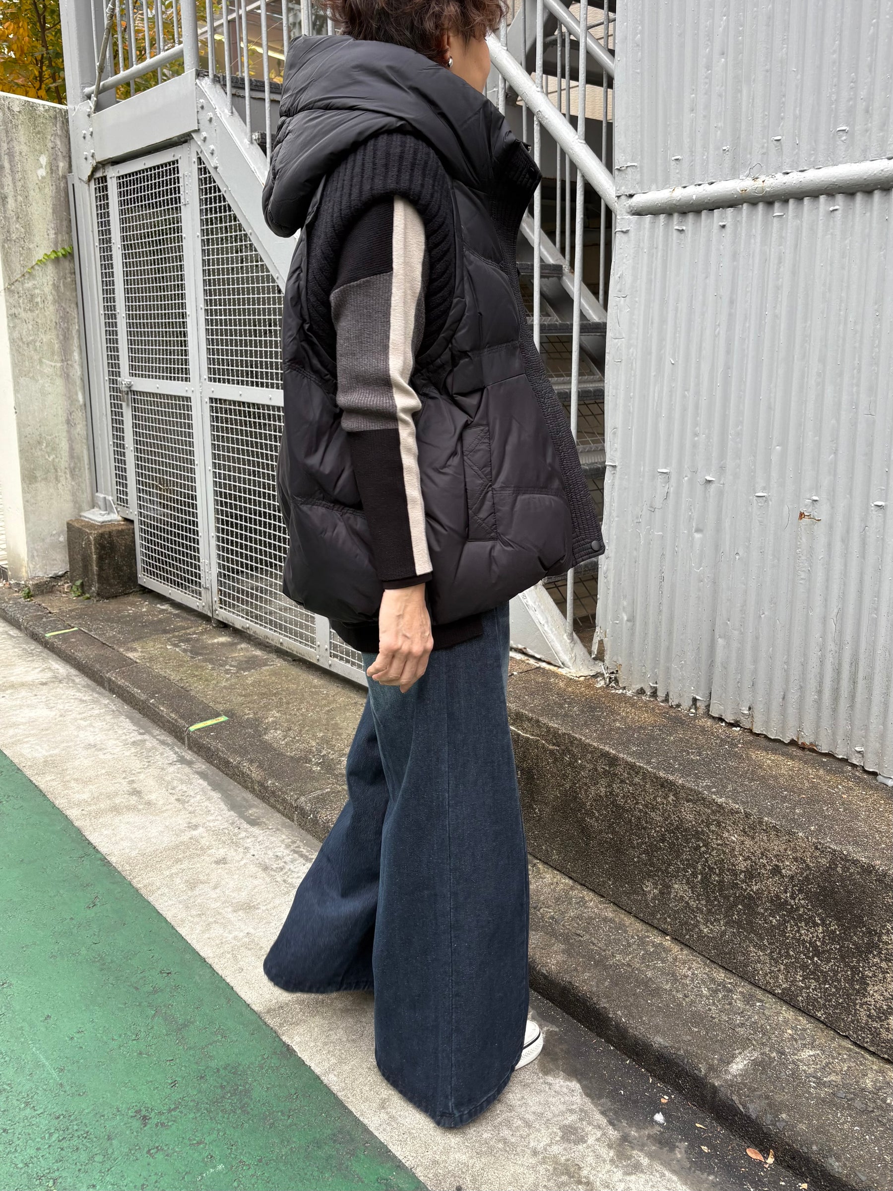 ニット×ダウンベスト