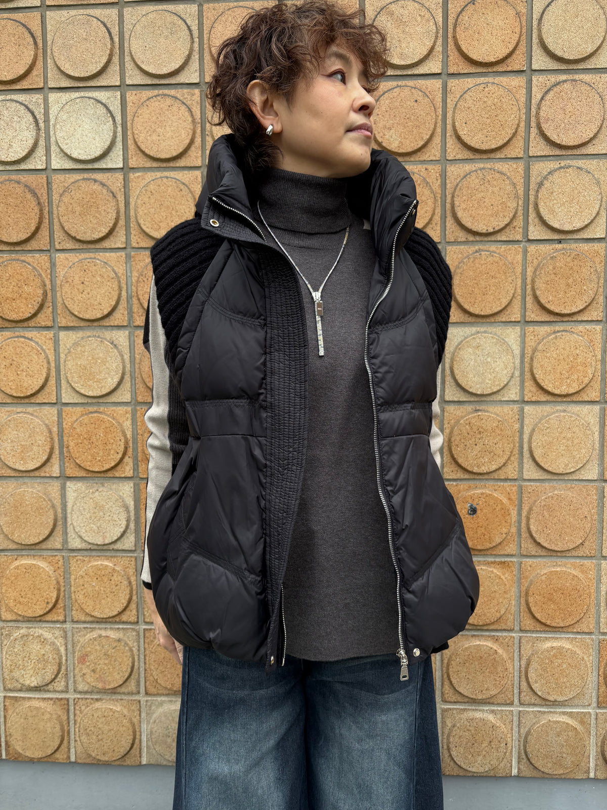 ニット×ダウンベスト