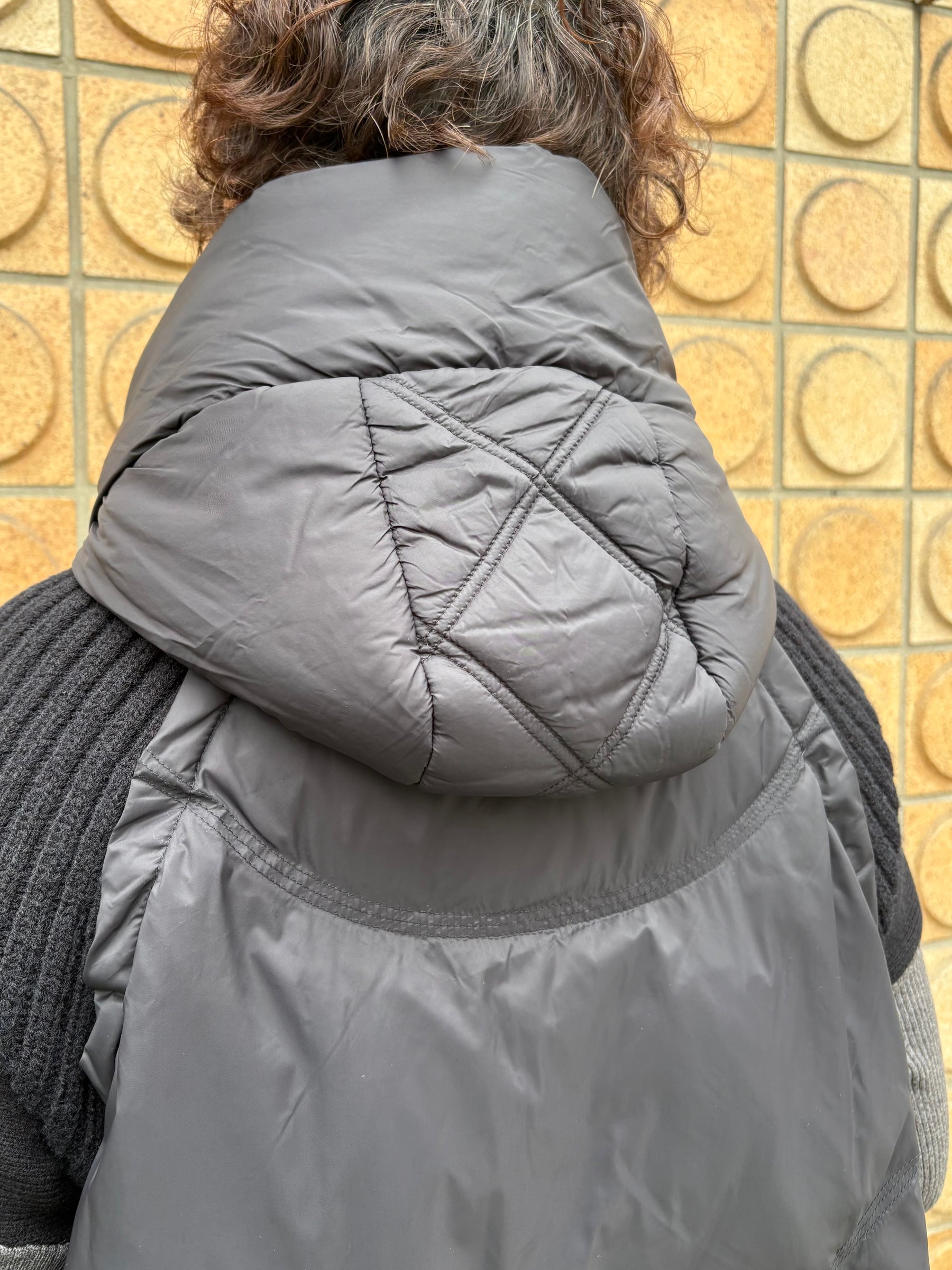 ニット×ダウンベスト