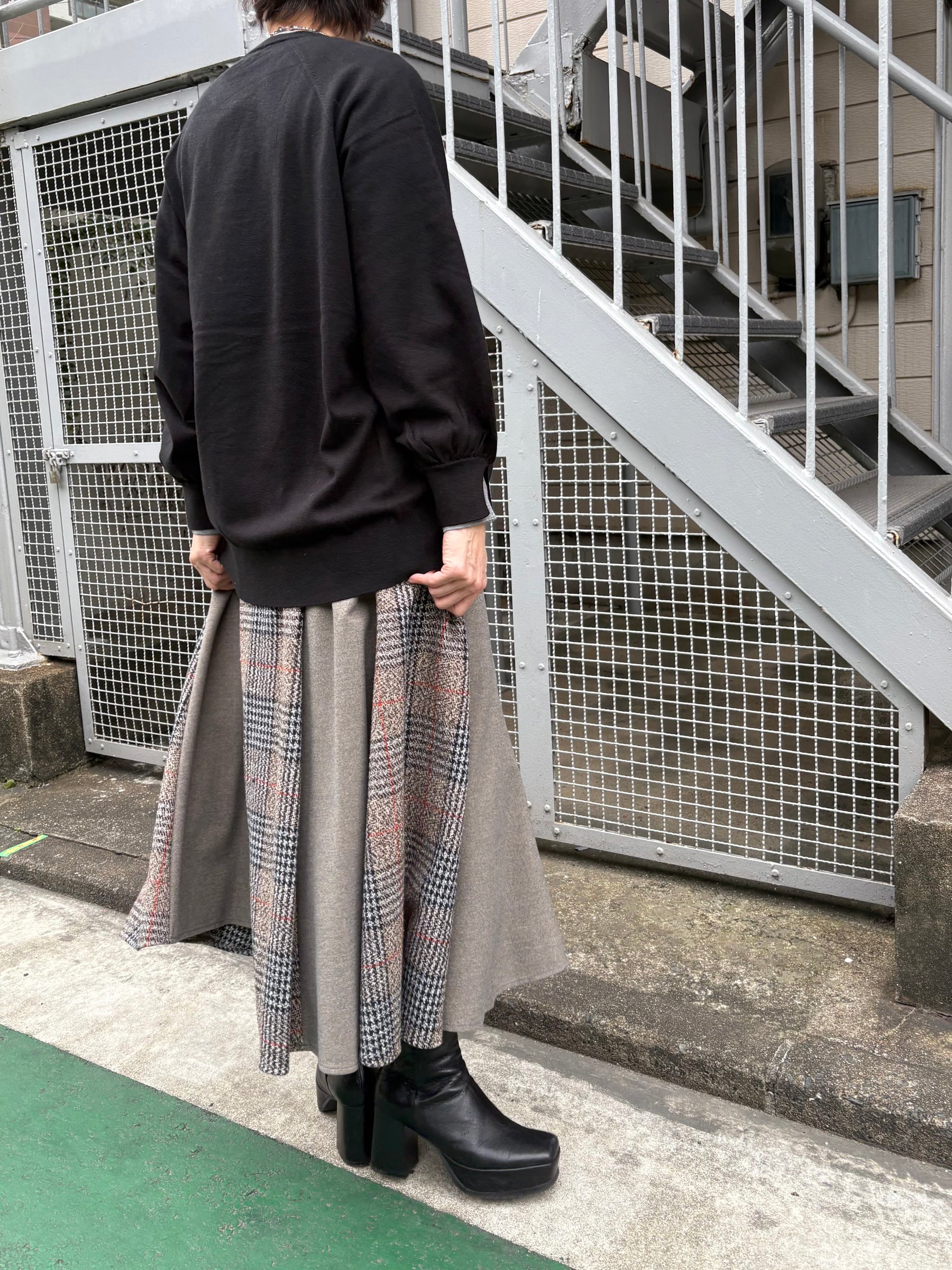 袖バルーンロゴニット