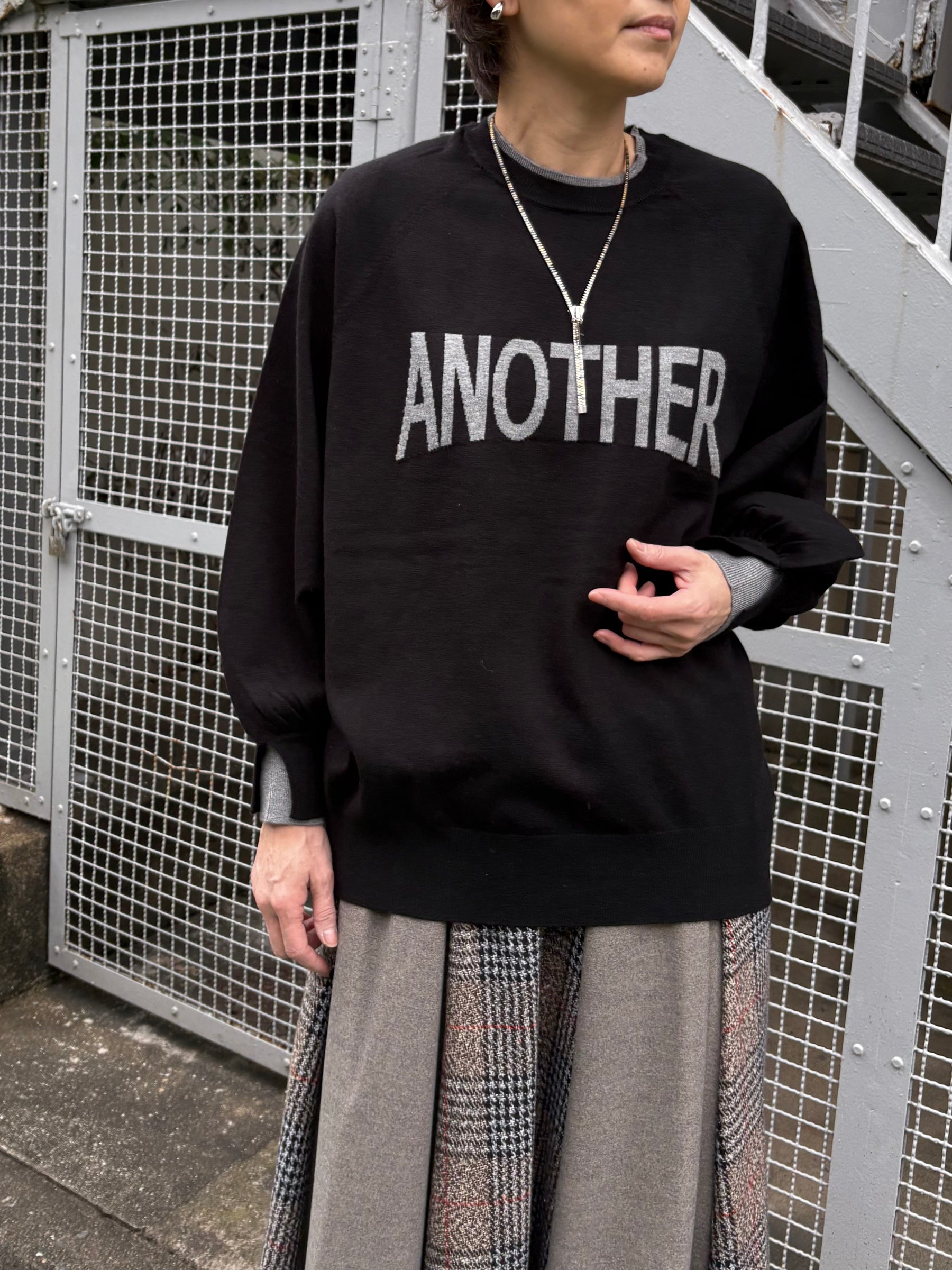 袖バルーンロゴニット