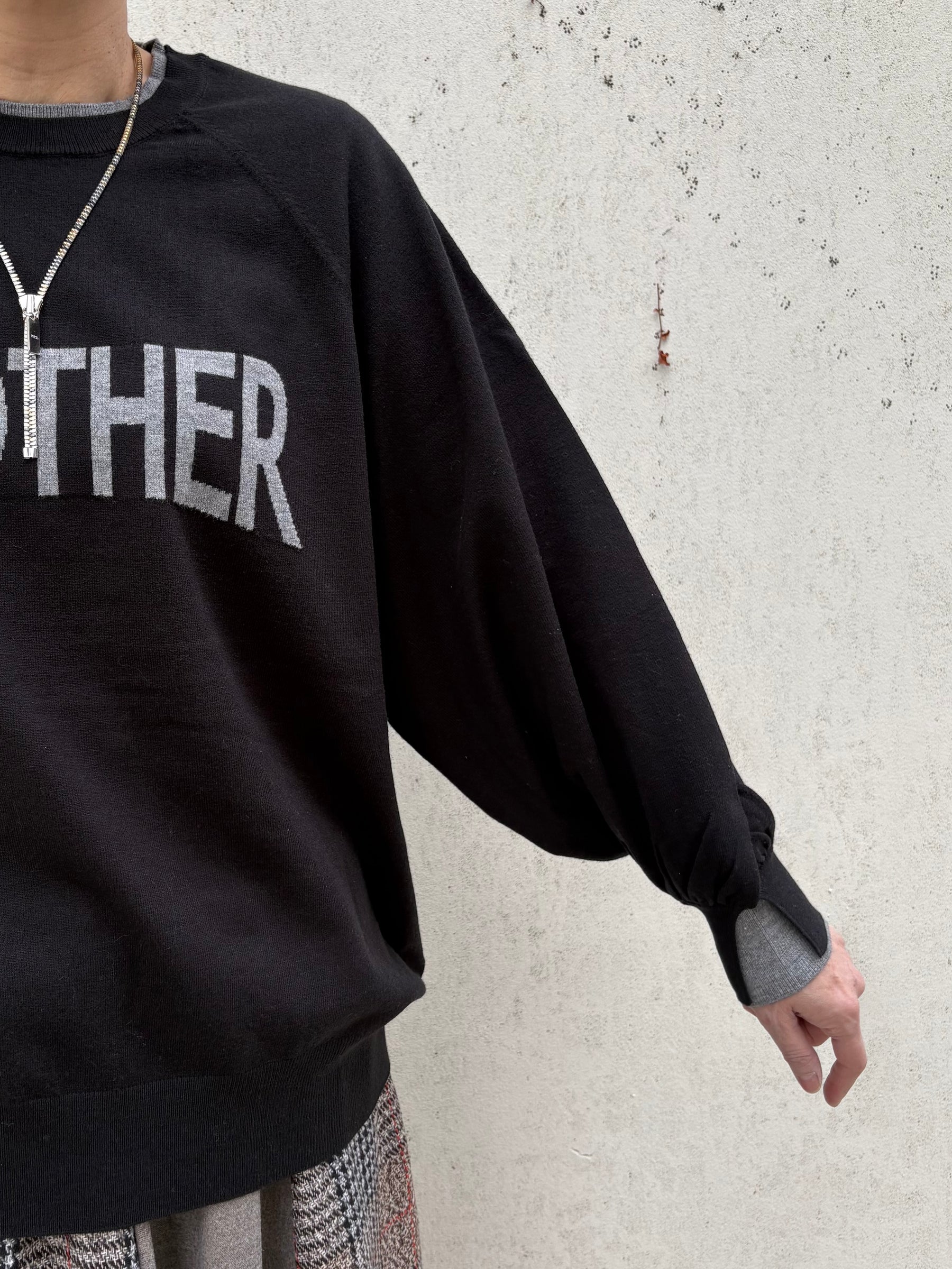 袖バルーンロゴニット