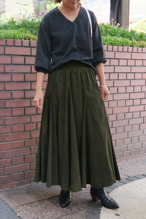 細コーデュロイロングスカート