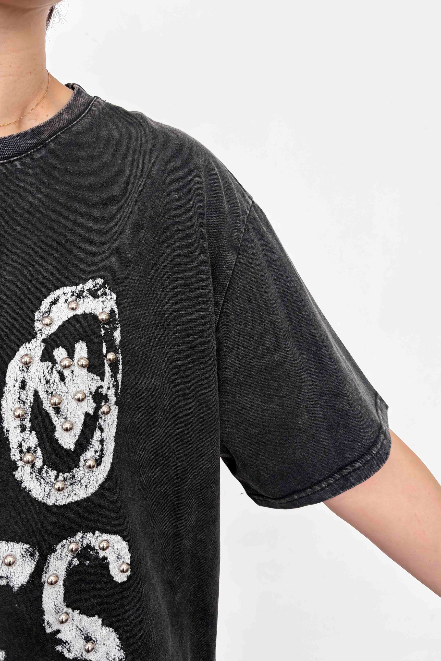 ペイントテキストスタッズTシャツ