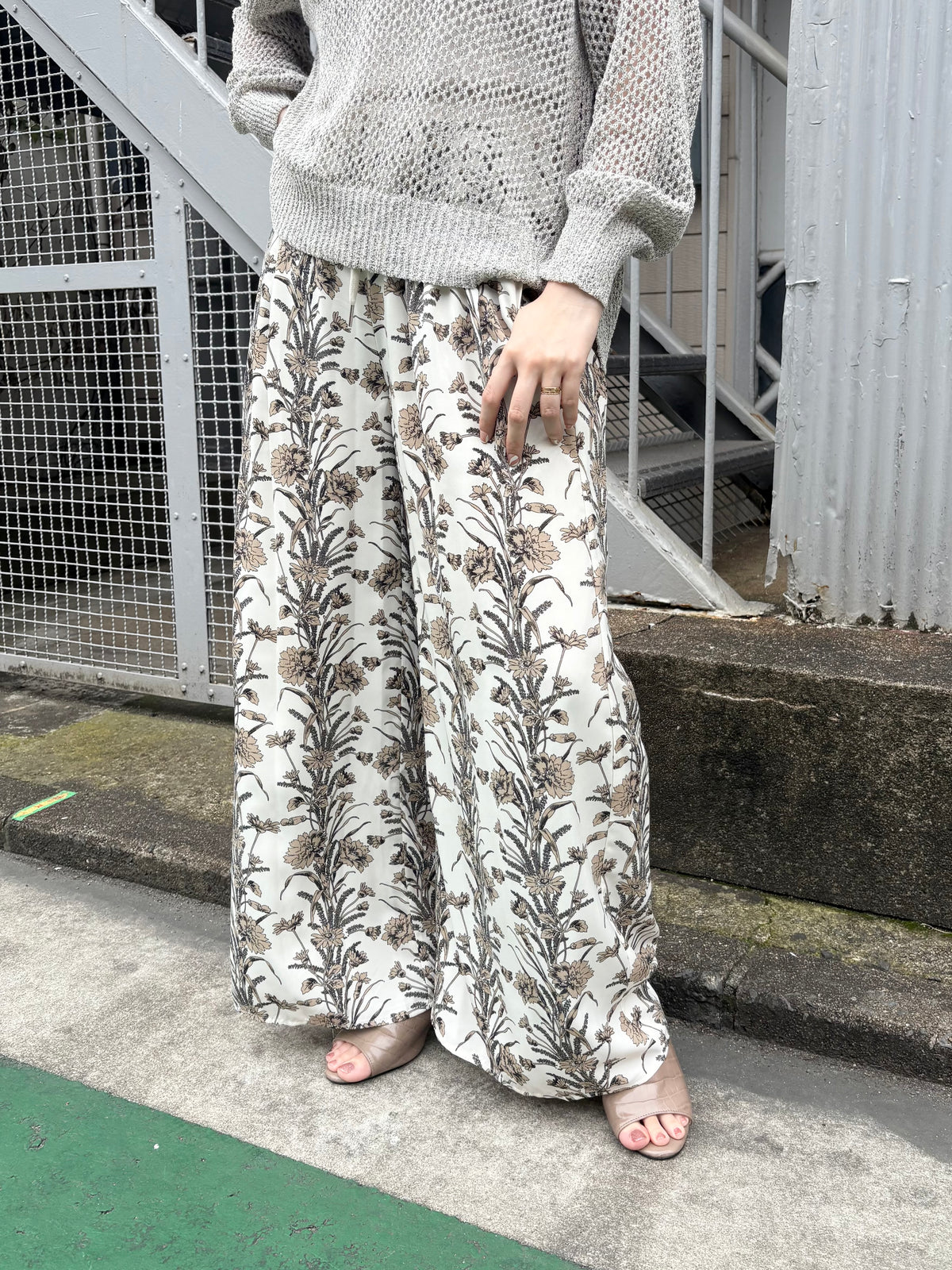 ボタニカルタックワイドパンツ