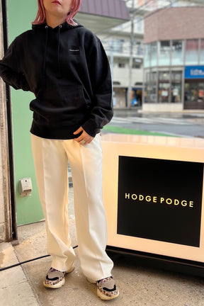 HODGE PODGE(ホッヂポッヂ) ロゴ刺繍フーディ　ブラック