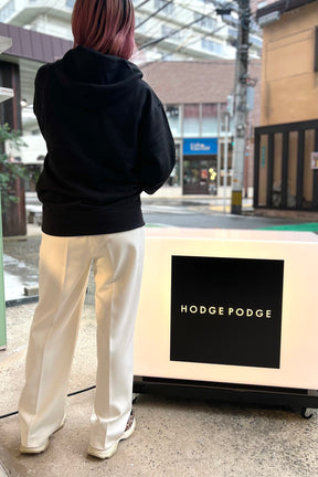 HODGE PODGE(ホッヂポッヂ) ロゴ刺繍フーディ　ブラック