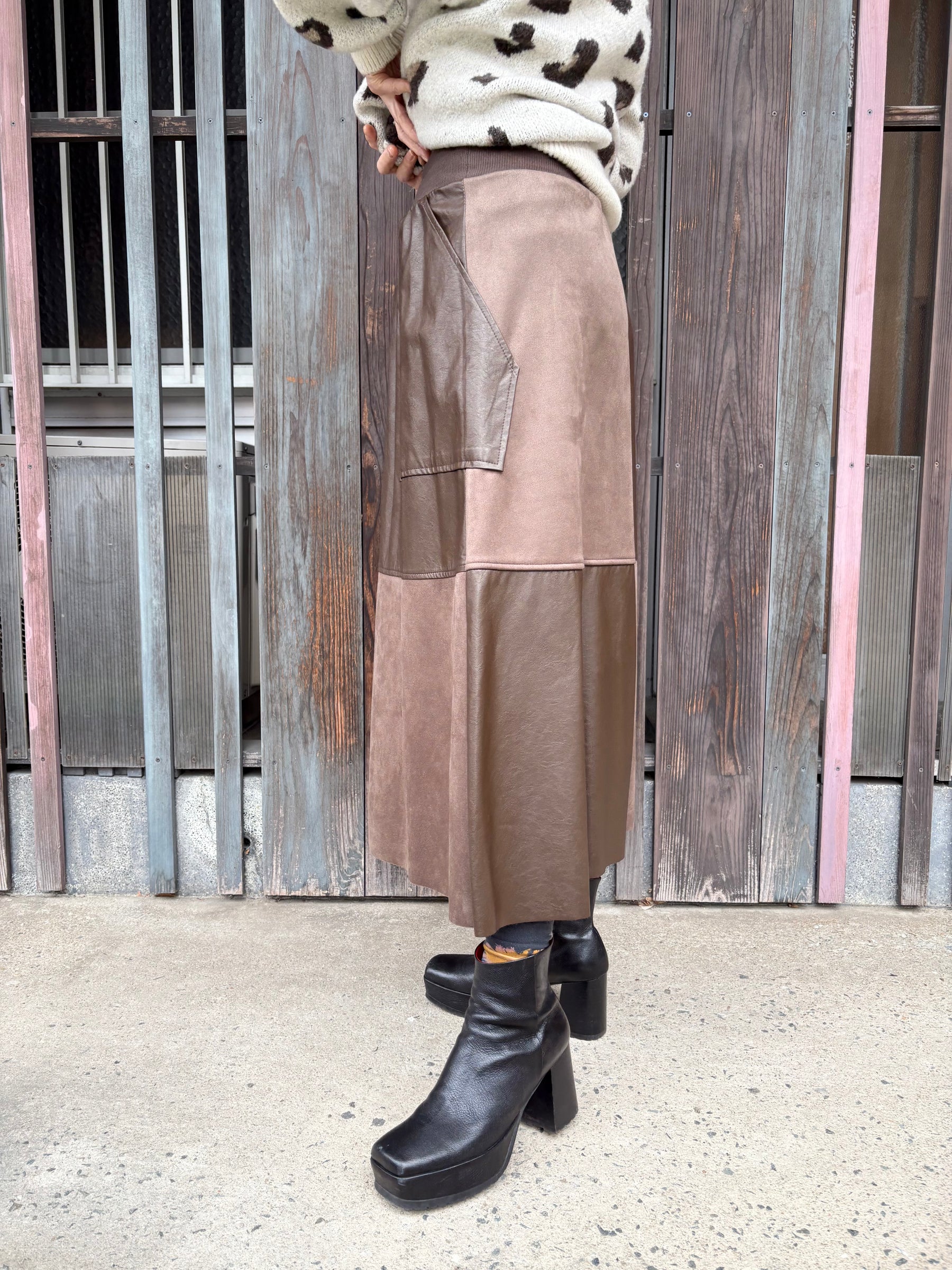 エコレザー＆スウェードハギスカート