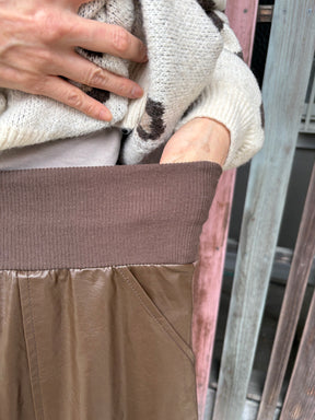 エコレザー＆スウェードハギスカート