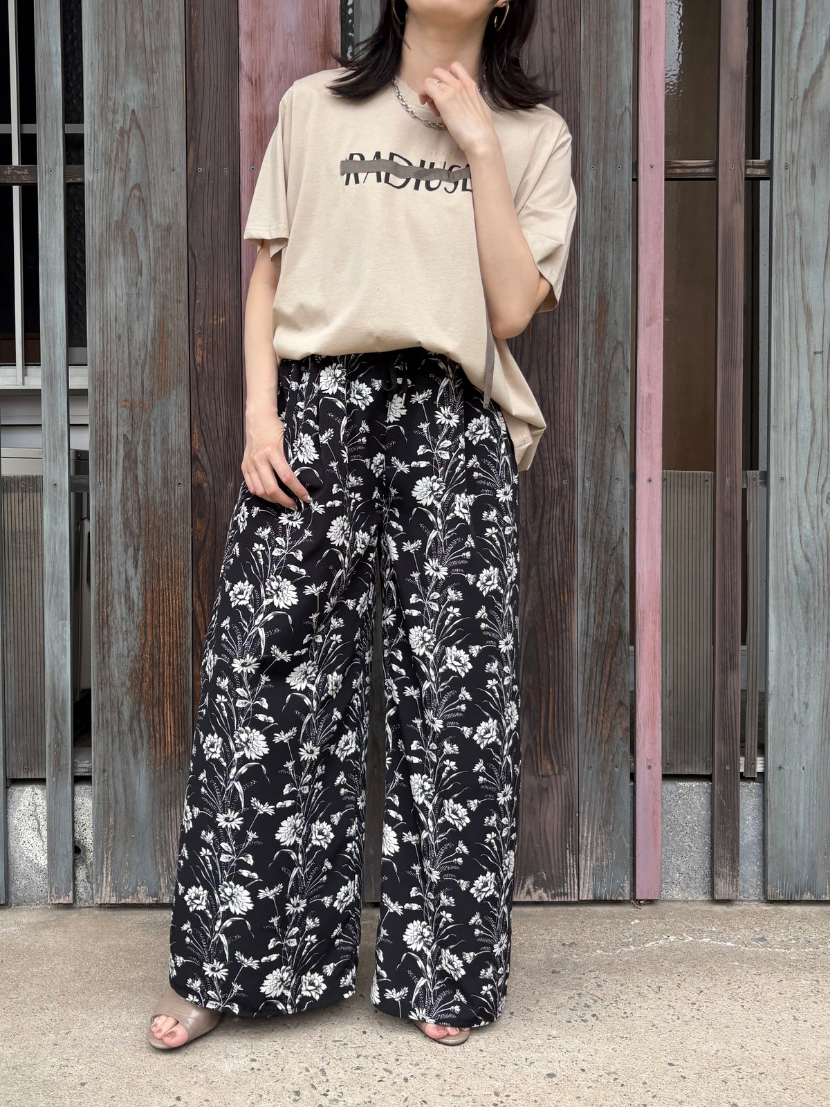 ロゴテープTシャツ.