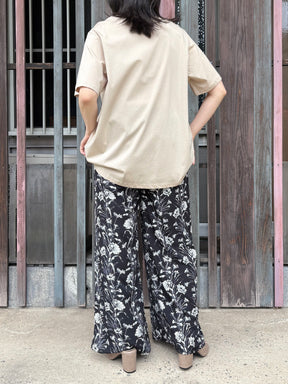 ボタニカルタックワイドパンツ