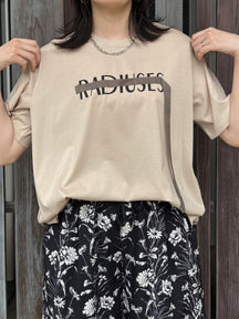 ロゴテープTシャツ