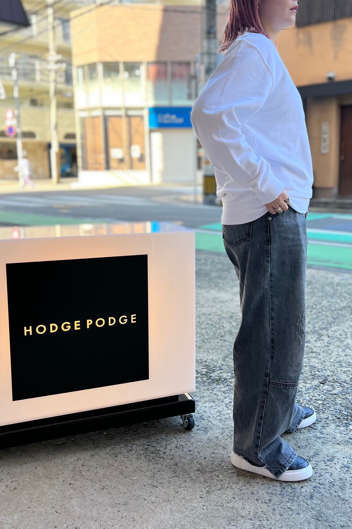 HODGE PODGE(ホッヂポッヂ) ロゴ刺繍フーディ　ホワイト