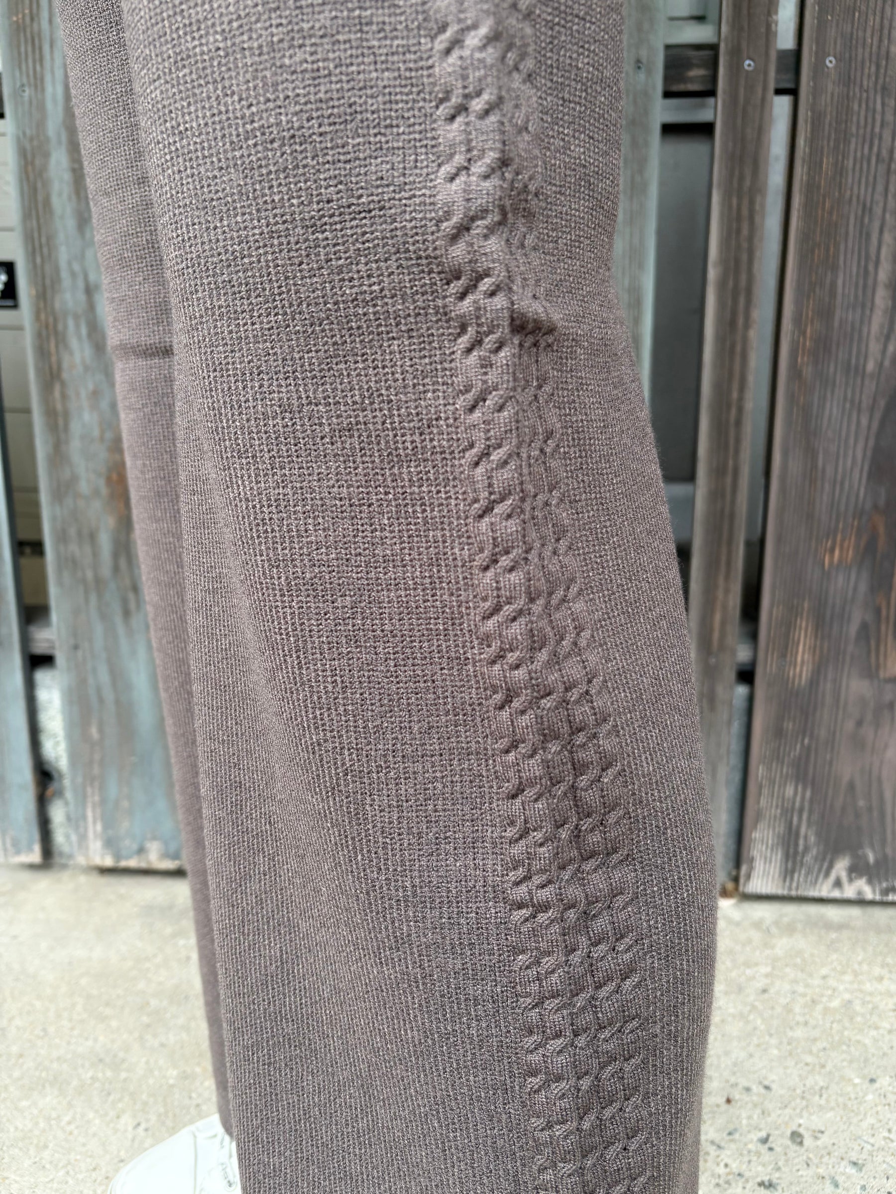 サイドケーブルラインニットパンツ