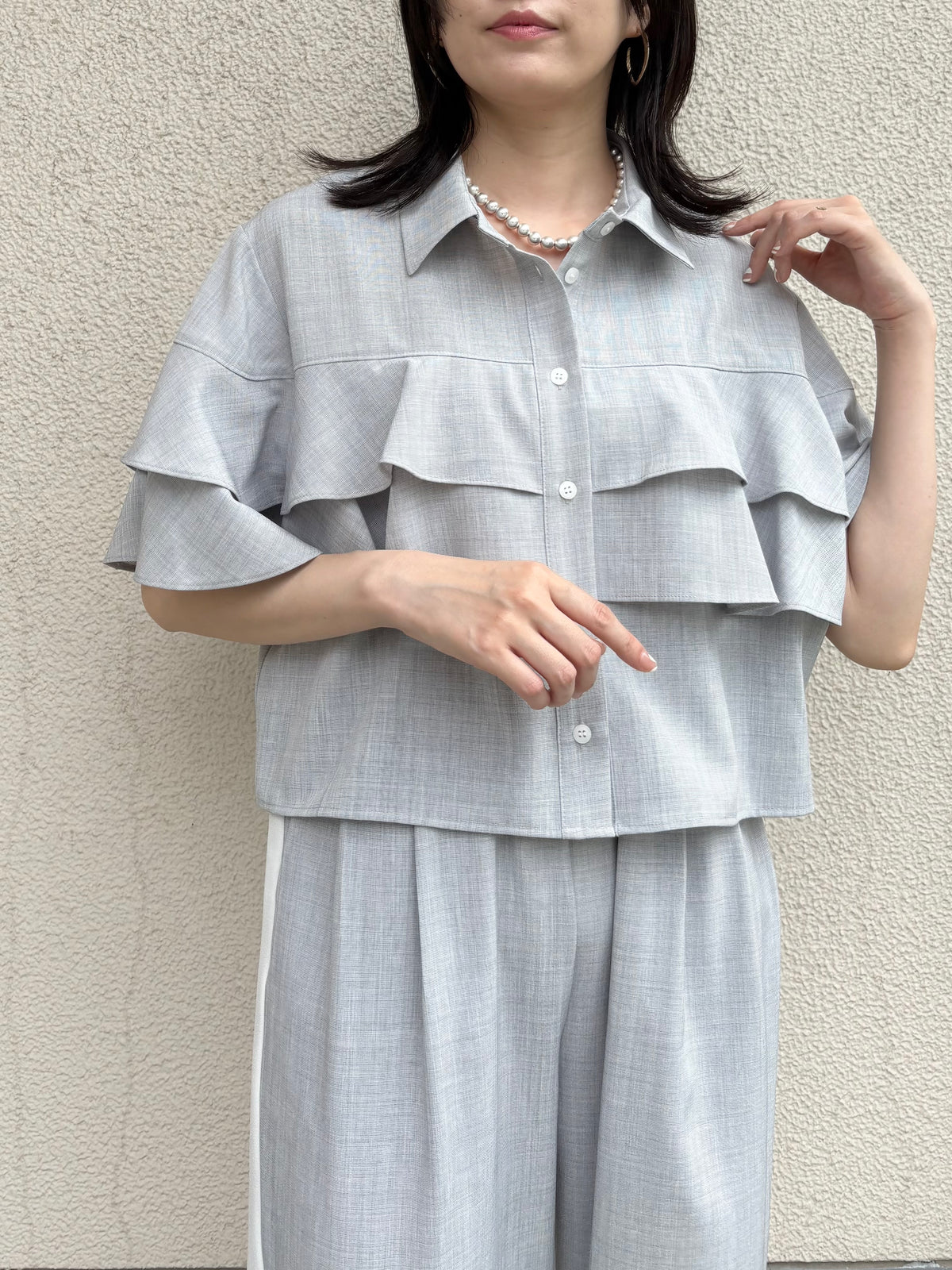 麻タッチラッフル半袖ブラウス