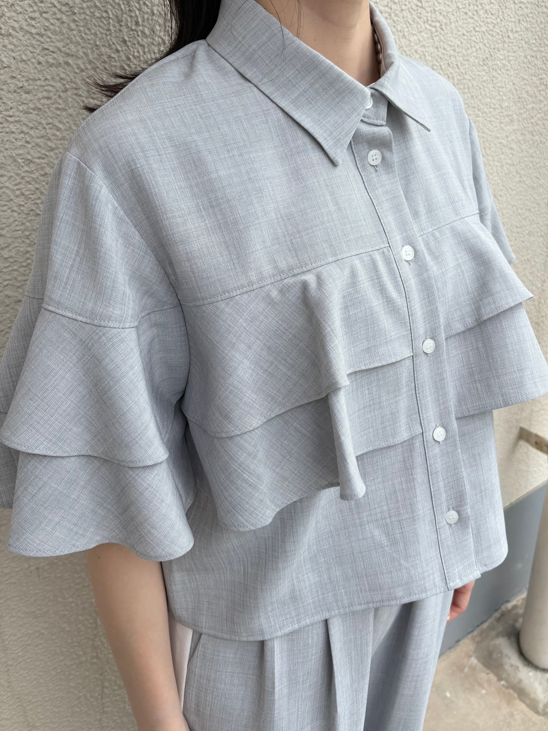 麻タッチラッフル半袖ブラウス