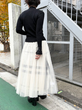 パール付袖フリルハイネックリブニット