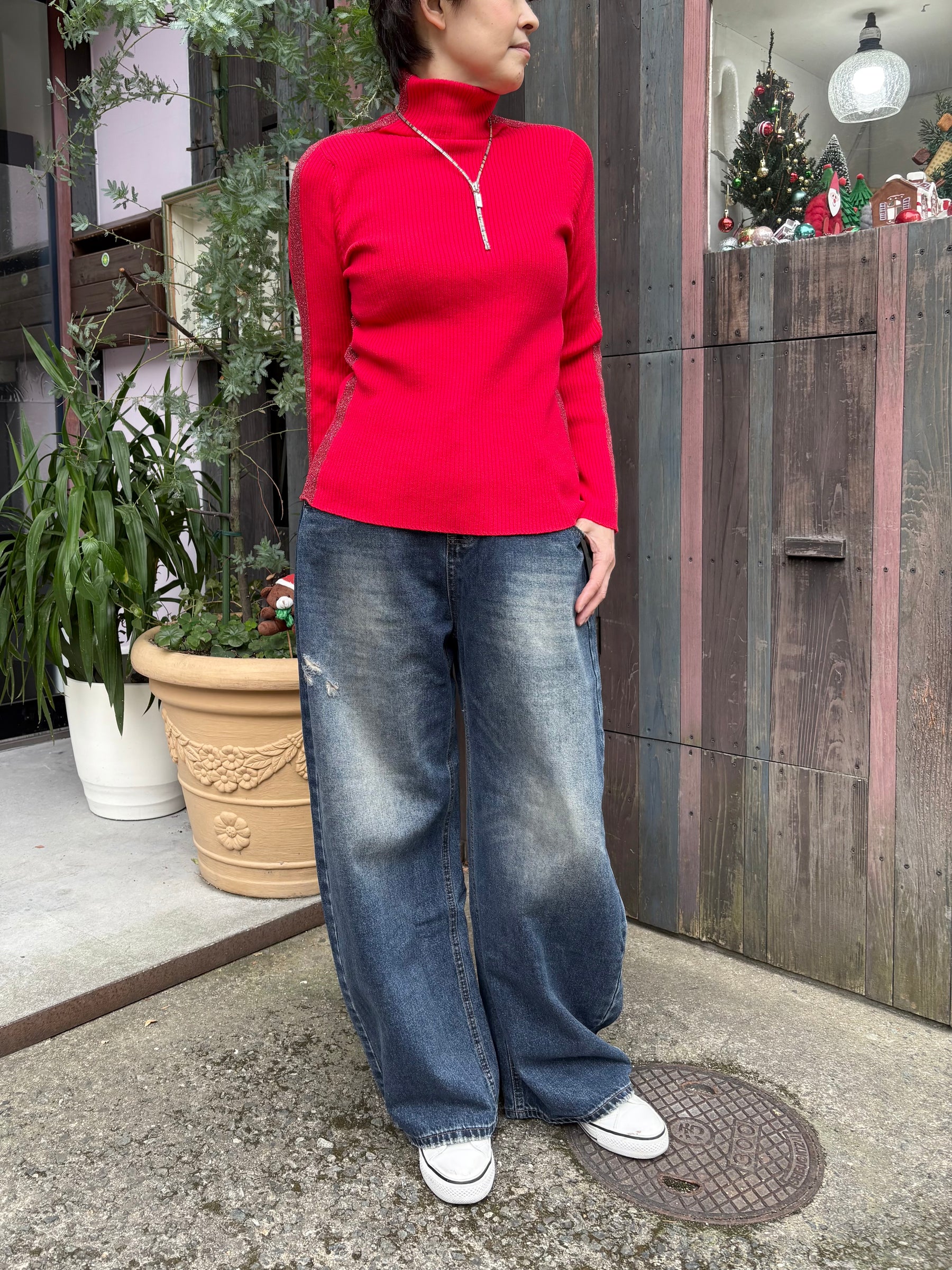 サイドラメラインタートルニット