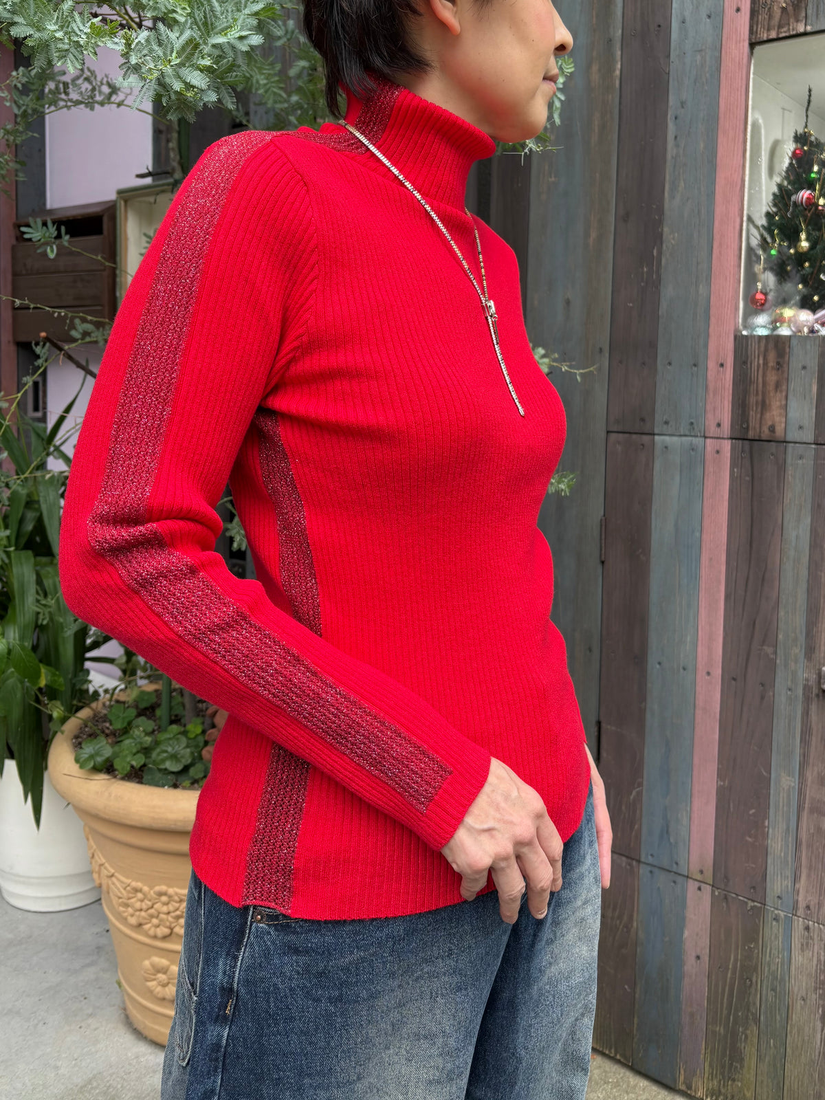 サイドラメラインタートルニット