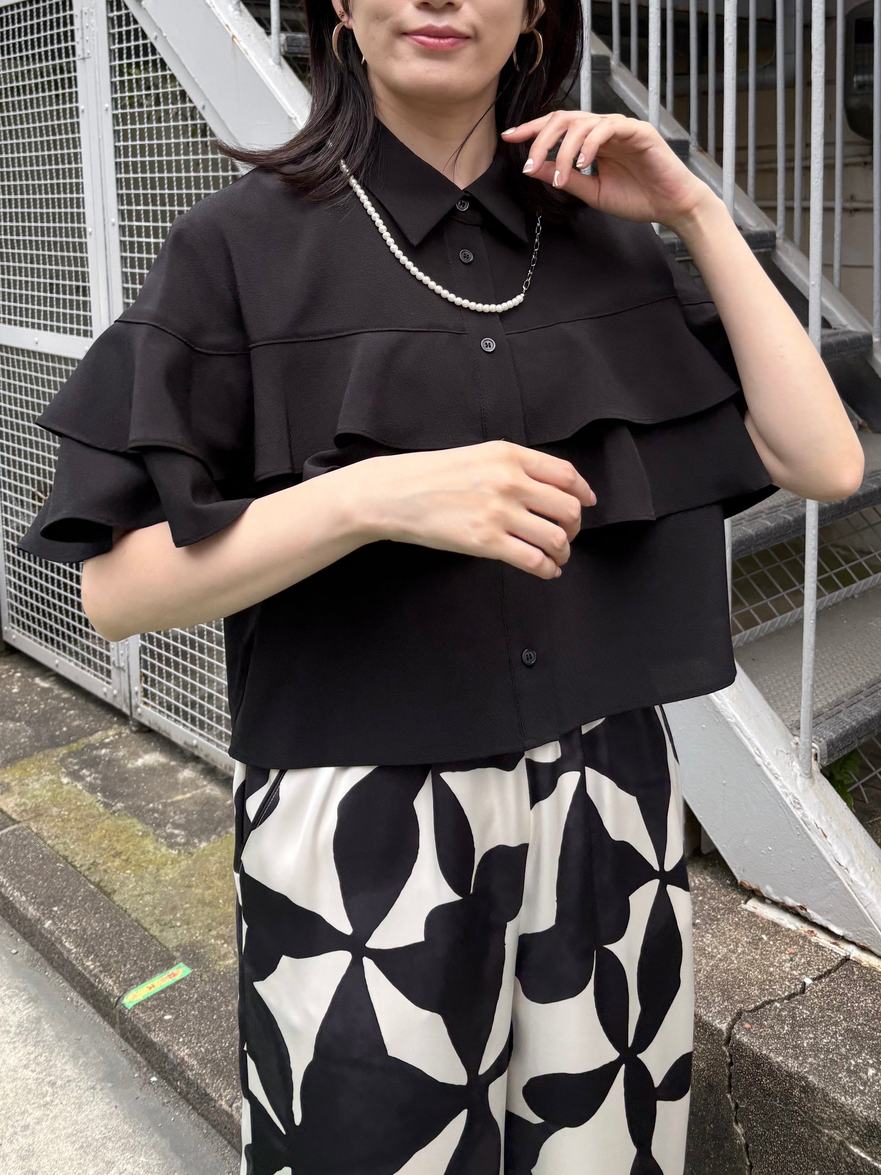 麻タッチラッフル半袖ブラウス