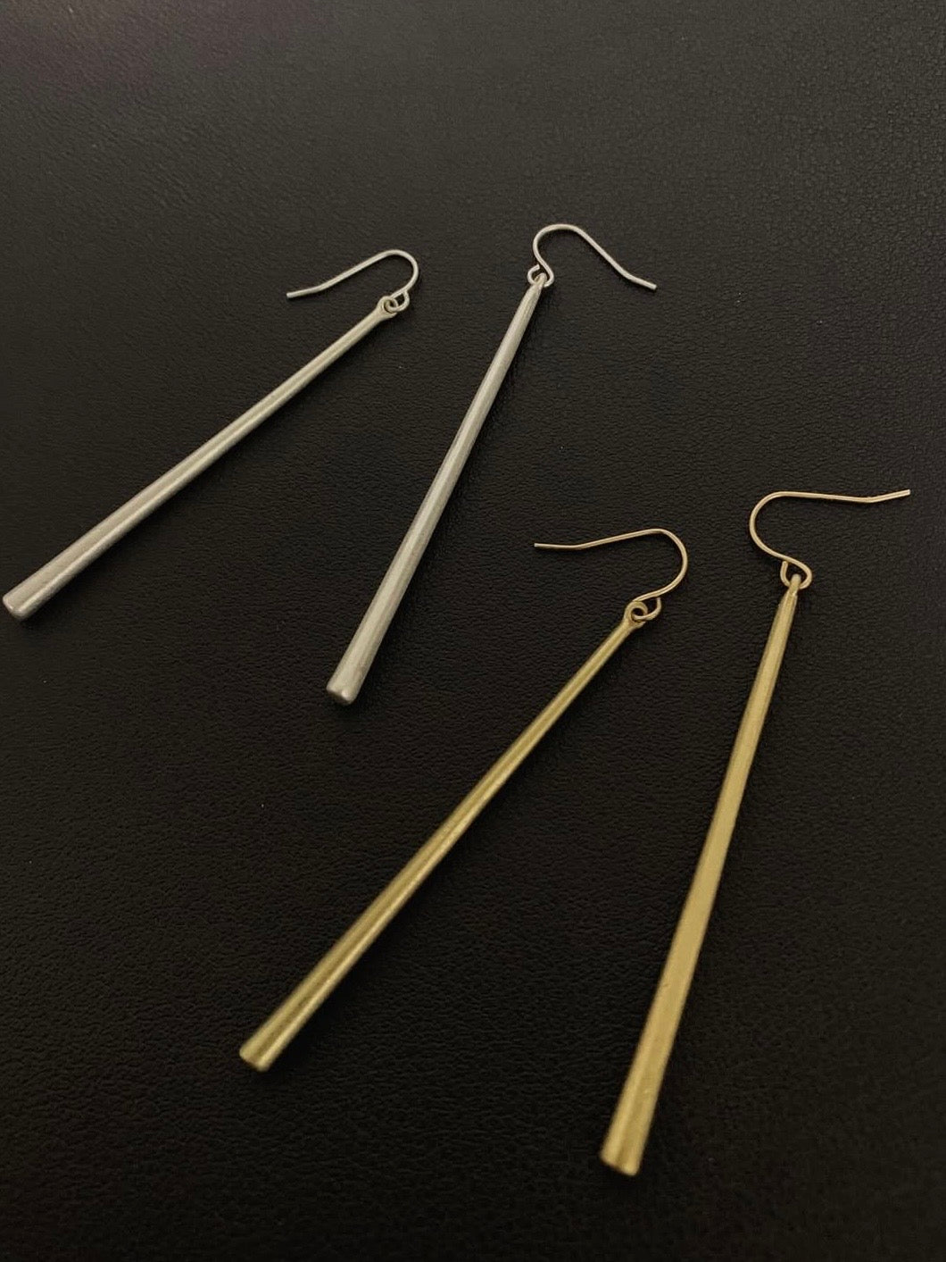 メタルバーピアス