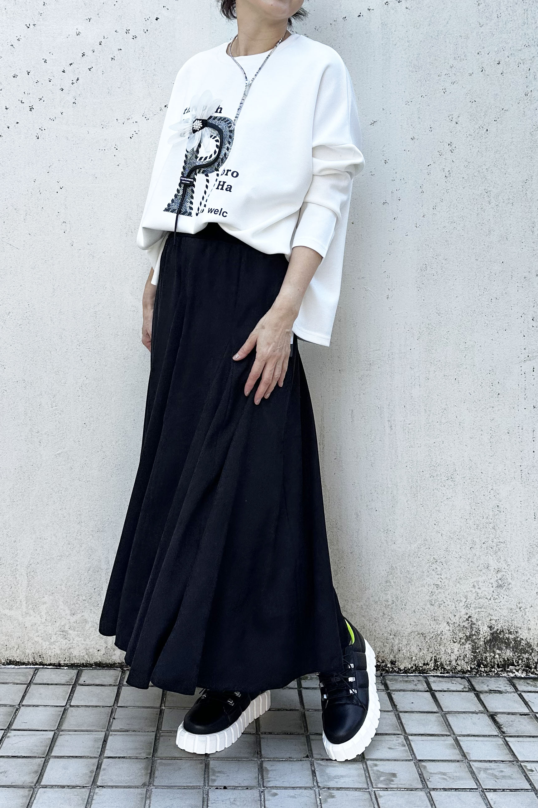 細コーデュロイロングスカート