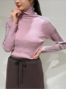 サイドラメラインタートルニット