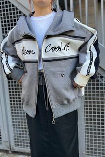 クレイジーパターンエンブロイダリールーズジップフーディー