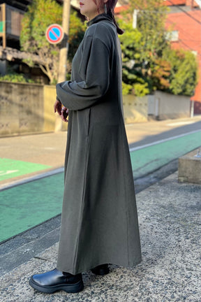ハーフジップカットワンピース