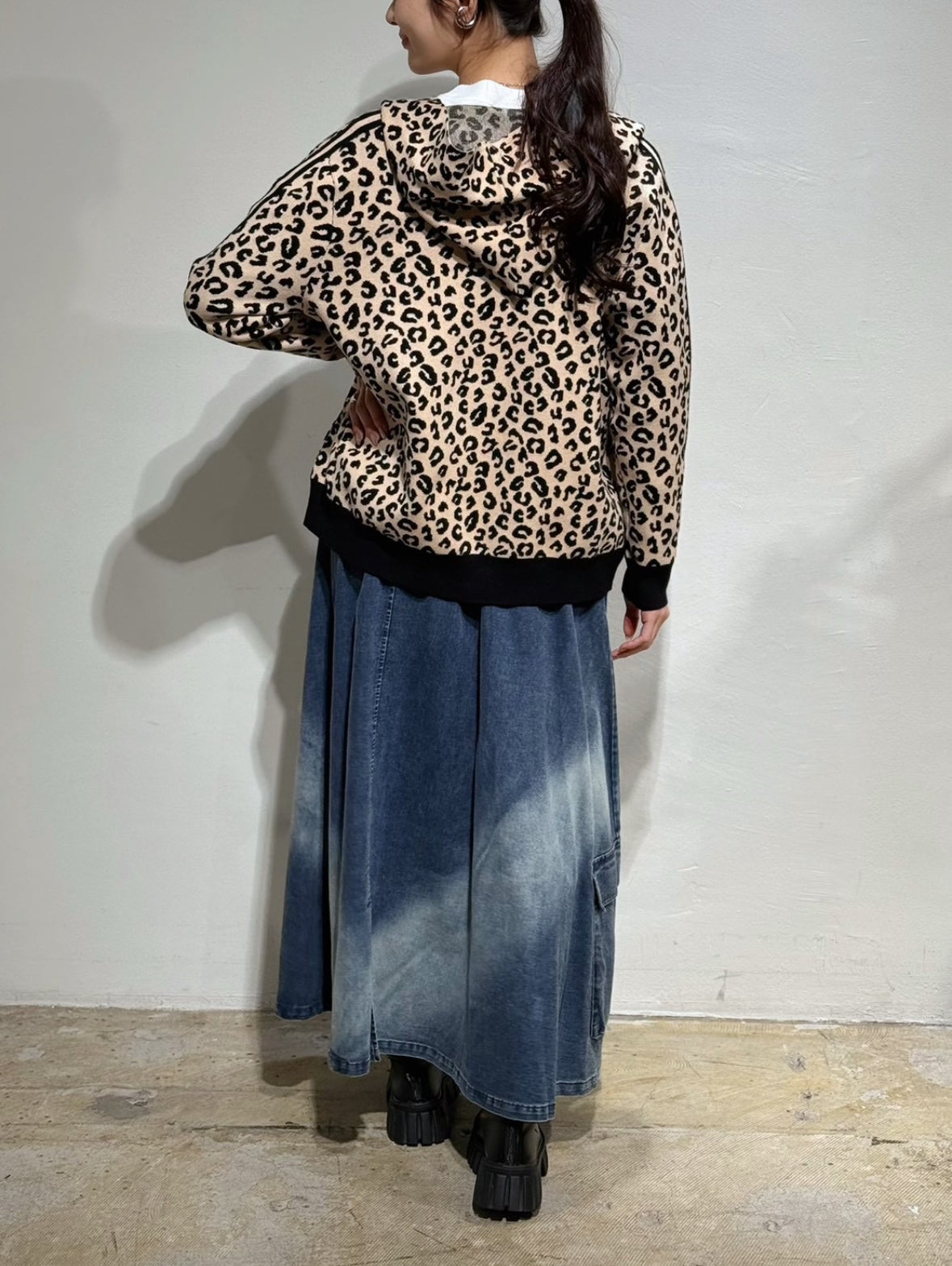 ヒョウ柄袖ラインニットパーカー