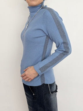 サイドラメラインタートルニット