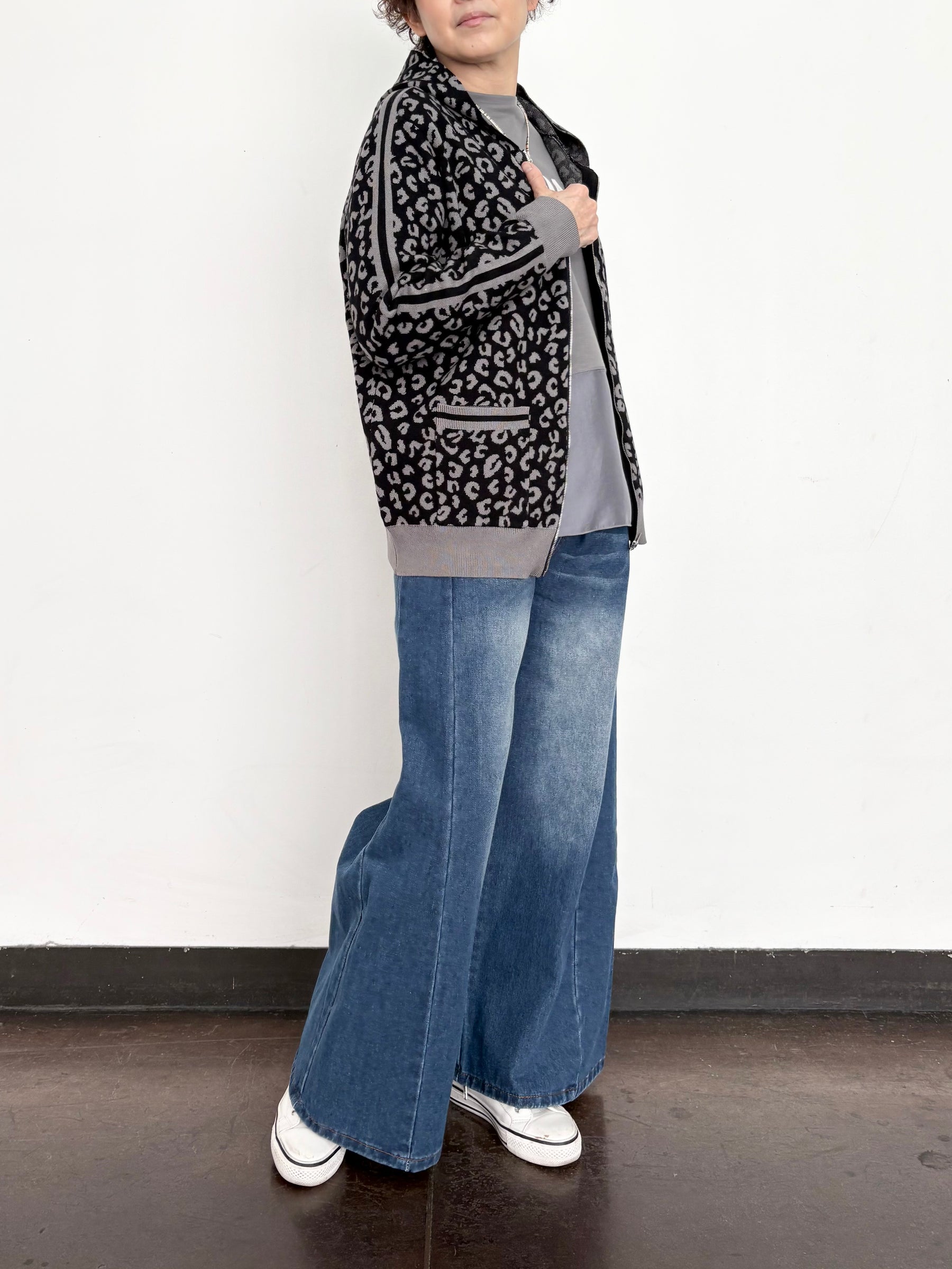 ヒョウ柄袖ラインニットパーカー