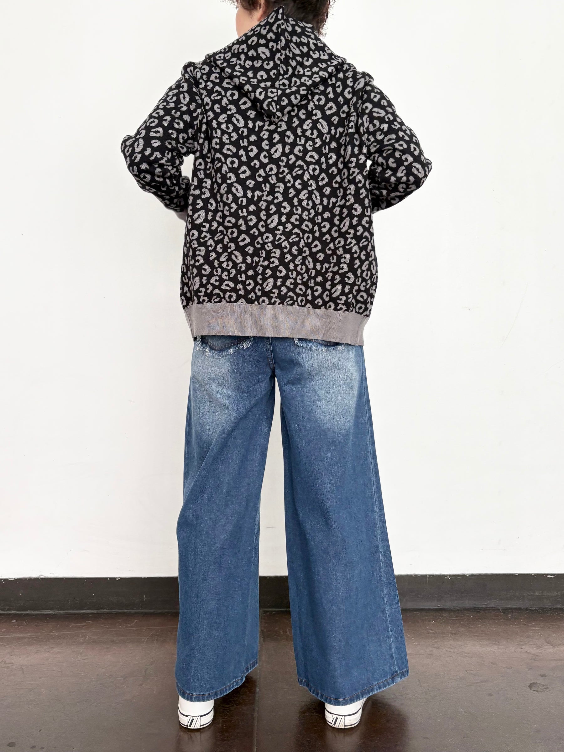 ヒョウ柄袖ラインニットパーカー