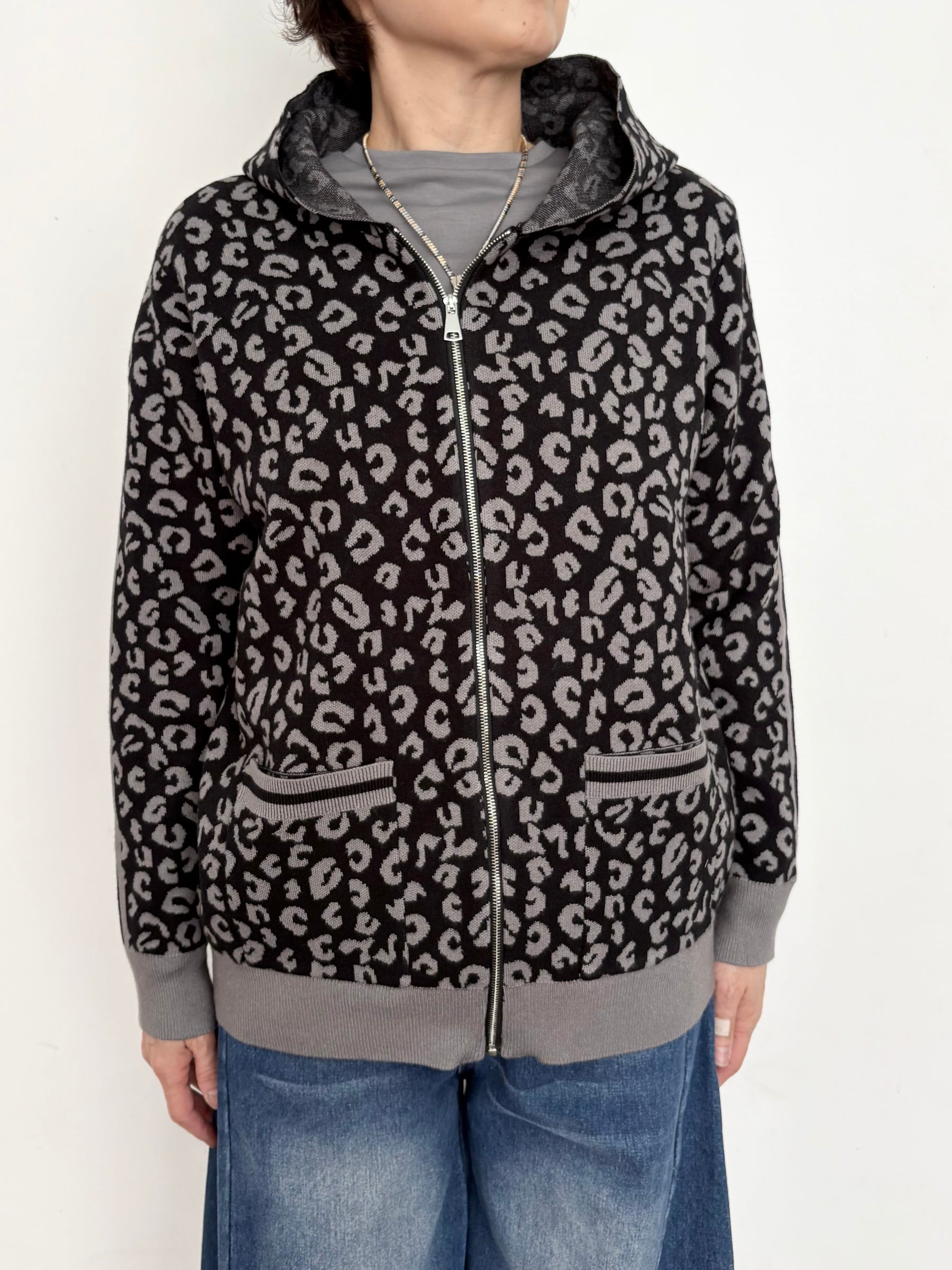 ヒョウ柄袖ラインニットパーカー