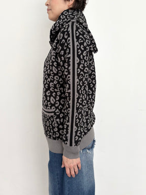 ヒョウ柄袖ラインニットパーカー