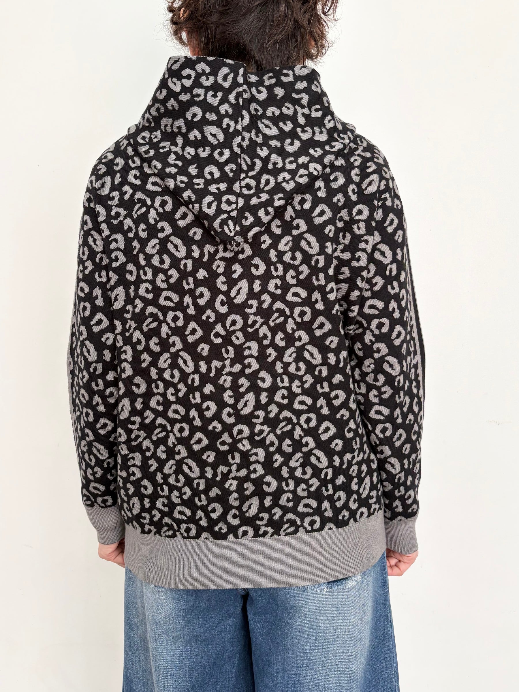 ヒョウ柄袖ラインニットパーカー