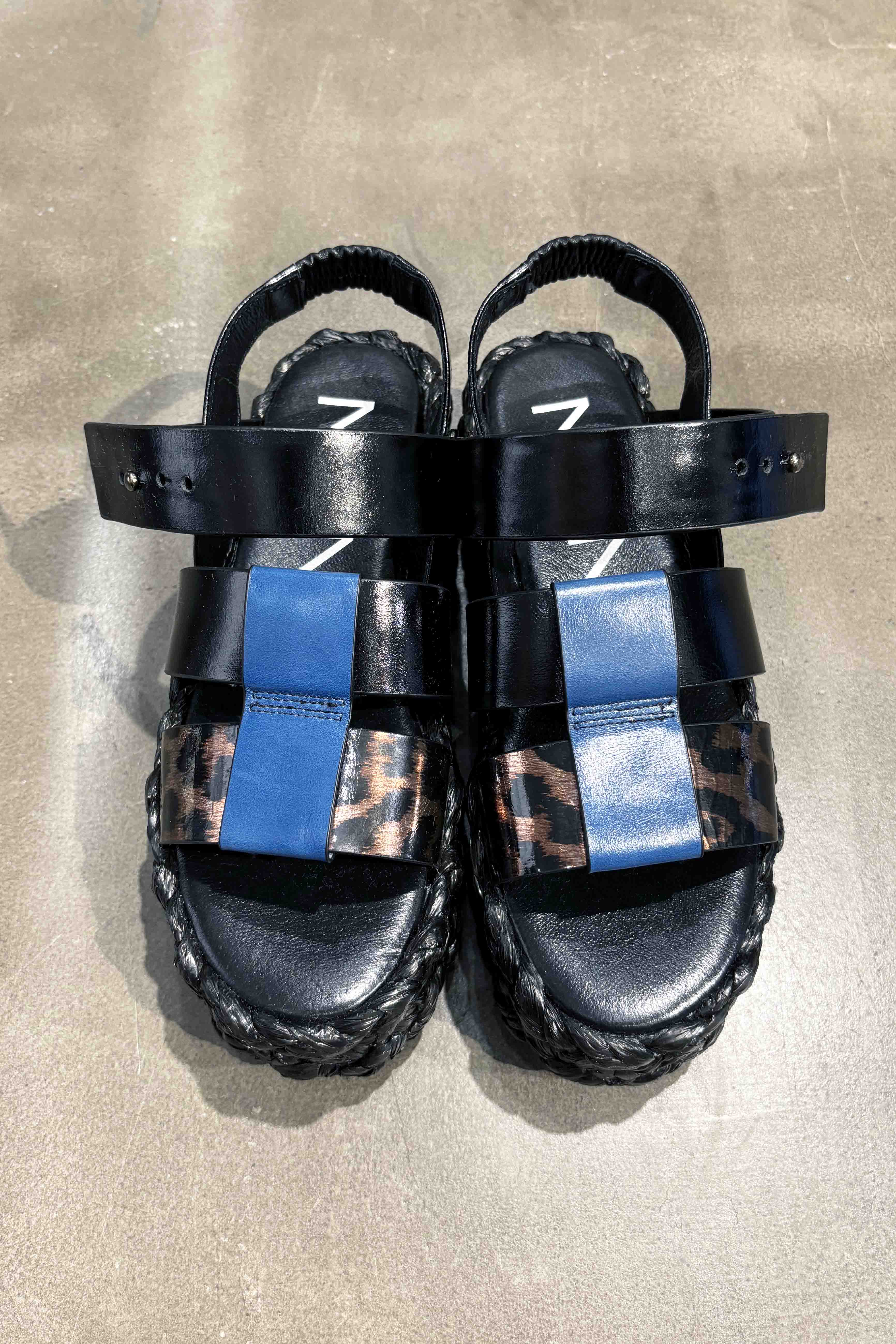 シューズ